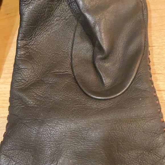 Danier leather driving gloves - Picture 3 of 6